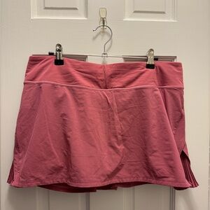 Lululemon Play Off The Pleats Skirt; size 10; rose/pink color; great condition